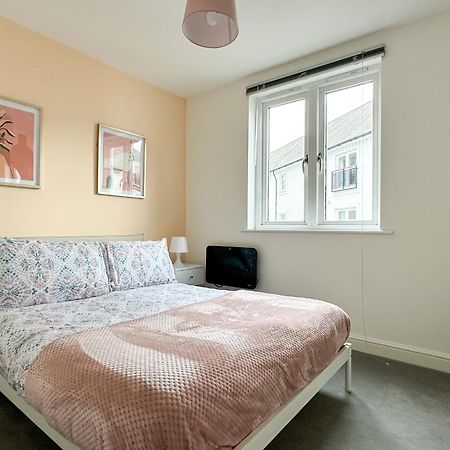 Luxury 2 Bedroom City Centre Apartment - Secure Parking - Amazing Location! カンタベリー エクステリア 写真