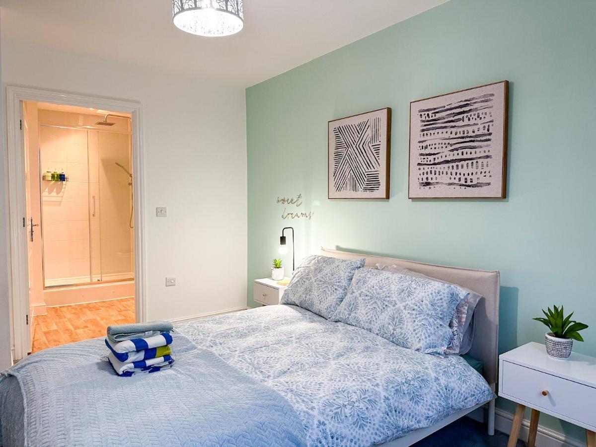 Luxury 2 Bedroom City Centre Apartment - Secure Parking - Amazing Location! カンタベリー エクステリア 写真