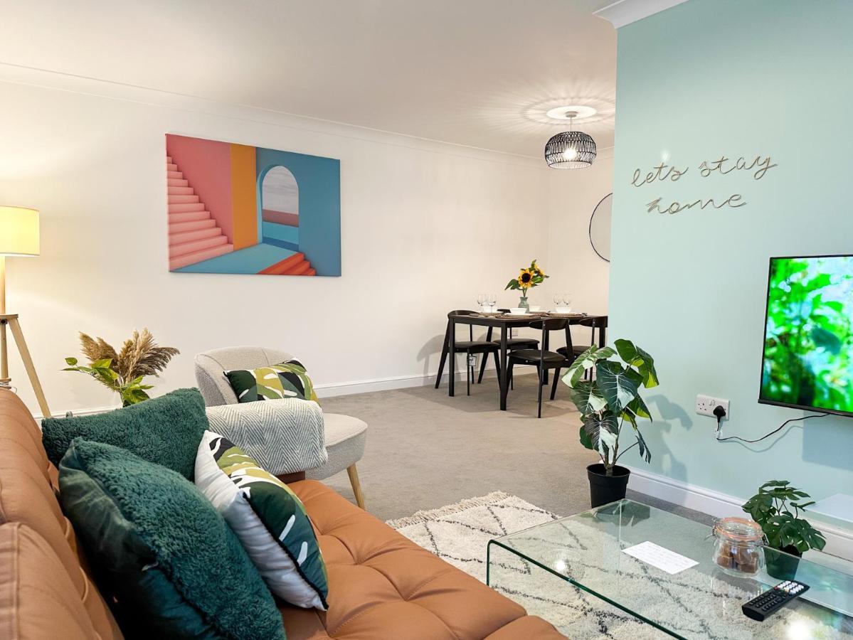 Luxury 2 Bedroom City Centre Apartment - Secure Parking - Amazing Location! カンタベリー エクステリア 写真