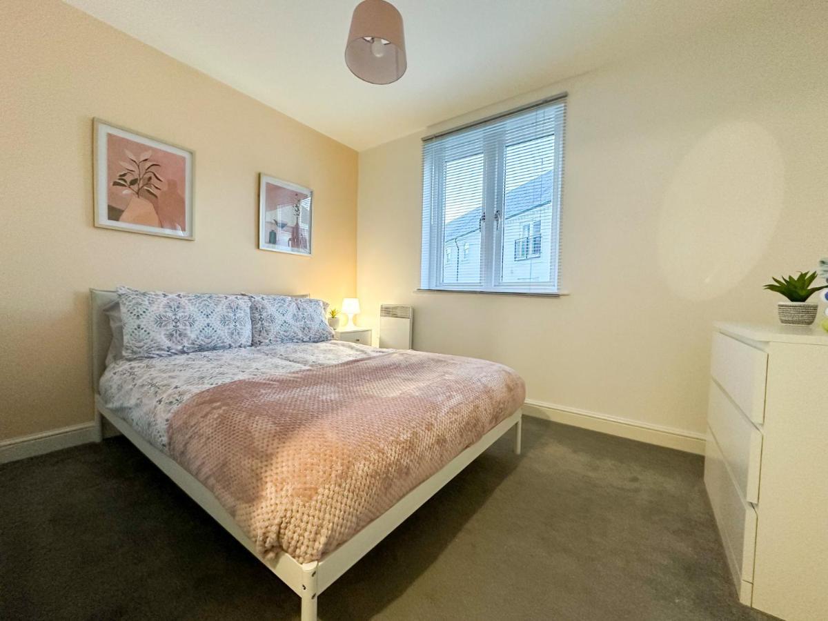 Luxury 2 Bedroom City Centre Apartment - Secure Parking - Amazing Location! カンタベリー エクステリア 写真