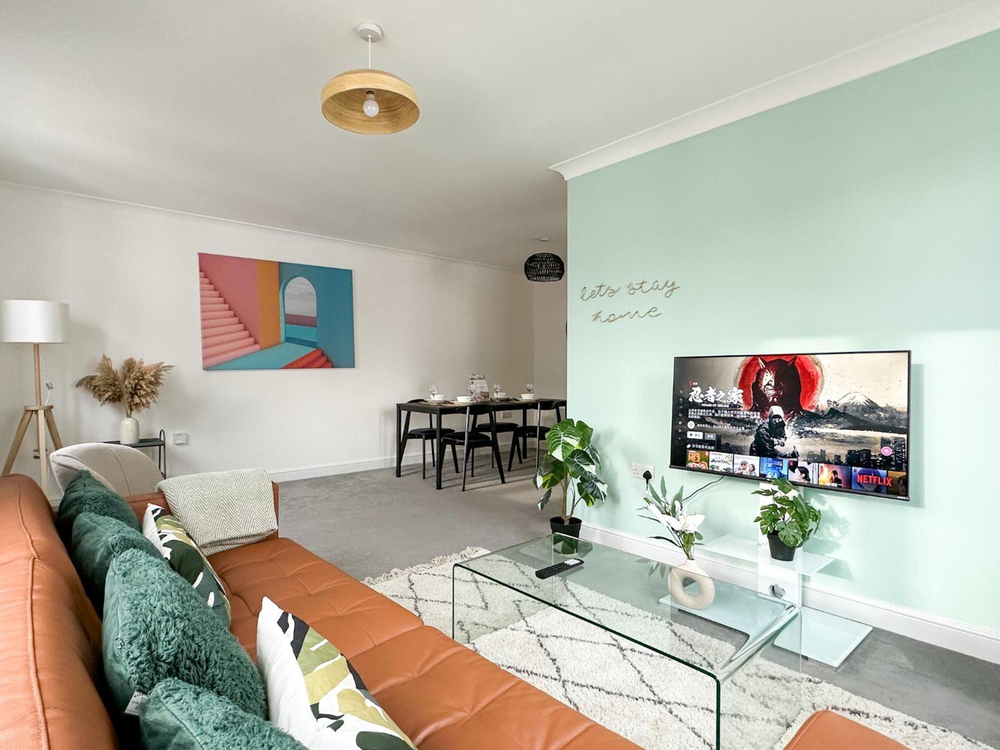 Luxury 2 Bedroom City Centre Apartment - Secure Parking - Amazing Location! カンタベリー エクステリア 写真
